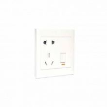 博格 A1二三極插座帶雙USB充電電源A1316